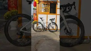 Оригинальный велосипед Specialized SL7, размер 52, полностью карбоновый, мало использовался. Руль...