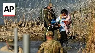Supreme Court extends block on Texas law allowing police to arrest migrants