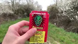 Compilation de p&eacute;tards D&eacute;mon