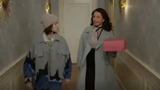 Charlotte doesnt want to have to wait in the line at the modeling agency AND JUST LIKE THAT S2 EP7
