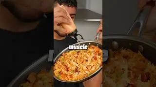 The BEST High Protein Chicken Fried Rice🔥🥡💪🏽 53g Protein,  ONLY 545 cals and So Easy to Make!