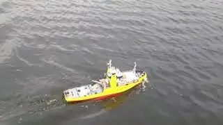 Peter`s Robbe Hochseeschlepper Happy Hunter bei einer ersten Testfahrt - ocean tug