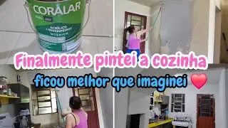 FINALMENTE PINTEI A COZINHA.Ficou melhor que imaginei ❤️ 