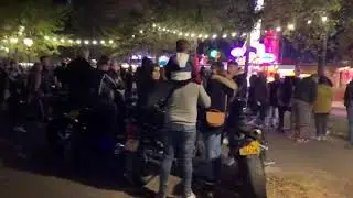 Drukte op coronakermis in Den Haag (2020)