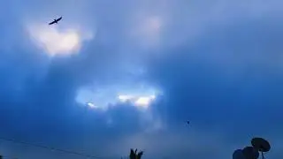 Yesh Beats - Blurry Orchid #relaxing #cloudtimelapse