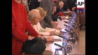 FRANCE: US/JAPAN TRADE WAR OVERSHADOWS OECD ANNUAL MEETING