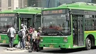 Man Attacks Youth With Sword on a Delhi Bus