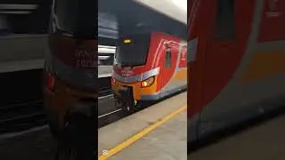Warszawa Centralna - 24.10.2025. EP09, 2 EP07 W DEFEKCIE, ZŁOTY GRIFFIN, REGIOJET, PUSH PULL 2x.