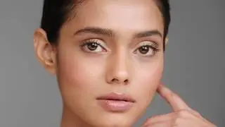 Mini-Lesson: Natural Eye Made Easy with Estēe Lauder