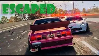 Need for Speed&trade; Unbound Evading cops under flyover