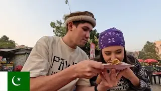 First Time Trying Most Famous Tawa Chicken of Islamabad | Better Then Lahore? 🇵🇰