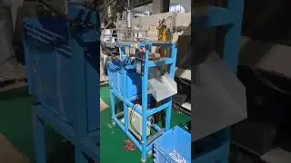 injection molding, plastic mold, cutting runner, cutting sprue equipment, cutting sprue machine