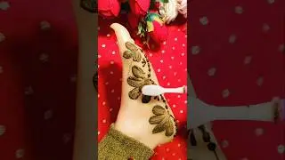 Amazing 😱 #mehndi #feetmehndi #henna #hennatatto #hennadesign #brushmehndi #trick #viral #shorts