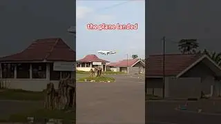 the plane landed #pesawat #landing #airport #lionair #happy #rutejalan #kotajambi #trending #news