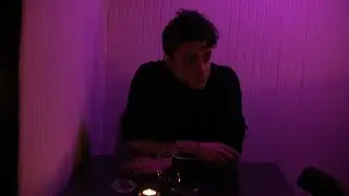 J&oacute;n&aacute;s Tam&aacute;s- fentről n&eacute;zve