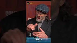 Трой Коцур о том, как Мигель Торрес Умба играет роль шимпанзе в фильме &laquo;Приматы&raquo;.