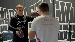 Boxing Legends Signature Combos - Tony Sims Trains His Fighters With 