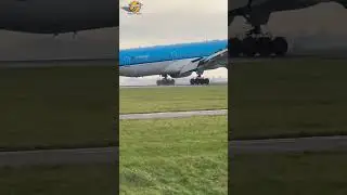 Airplane Status: Live Flight Tracking in Action! ✈️📍 ! #aviation #shorts #short #viralvideo #pilot