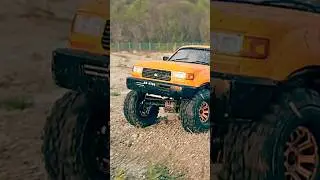 Toyota Land Cruiser slow motion action 😎 #rc4wd #trx4 #automobile #viral