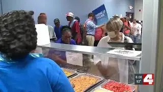 Gov. Pritzker visits East St. Louis to discuss impact budget bill will have on SNAP
