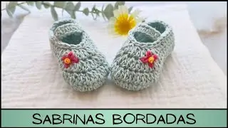 Sabrinas con Flor Bordada a CROCHET . Patucos Beb&eacute;.