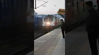 Ashram Express Arrival At Alwar #locomotive #wap7 #ahmedabad #delhi