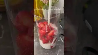 Strawberry 🍓 & Almond Milkshake 🥛 #shorts #asmr #weightlossdrink