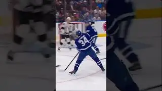 Auston Matthews Scores His First As Captain 🚨