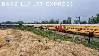 Bareilly - Lokmanya Tilak Express arriving Agra Fort Railway Station on a Cloudy Summer Evening