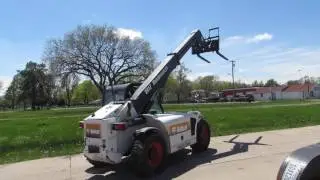Bobcat V417 Versa Handler