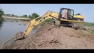 River Widening and Excavation of silt sedment of #Awash_River_Main canal.