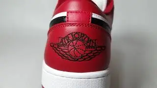 Customizaci&oacute;n Sneakers - Jordan 1 Low Red Gym White a Chicago