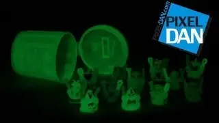 The Trash Pack UFT Ultimate Fighting Trashies Glow Mania 12-Pack Mini Figure Video Review