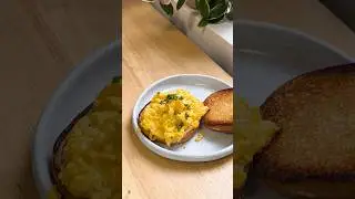 Soft and Creamy Scrambled Egg Sandwich
