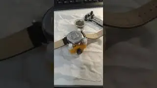 Certina DS-8 Open the cover to change battery Заменить батарейку