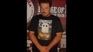 Kevin Smith & Jen Schwalbach Talk Whether A Funny T-Shirt Will Get You Laid!
