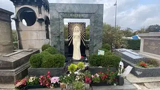 Tomba Dalida (1933-1987) Cantante e attrice. Iolanda Gigliotti. Cimitero di Montmartre, Parigi.2025.