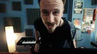 QUEEN - Don't Stop Me Now (Keytar solo)