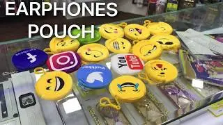 Earphones pouch