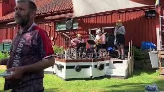 Lady be good i Django style  Cecilia Wennerström sopran sax, Tomas Danko och Lasse Söderström gitarr