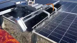 Solar Photovoltaic Clean AI Robot/Solar cleaner/Solar clean equipment/SolarFarm/Solar EPC OM Kwunphi