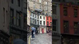 Moments on Victoria Street  🌧    #hiddenscotland #visitscotland #cottagecore #cottagecoreaesthetic