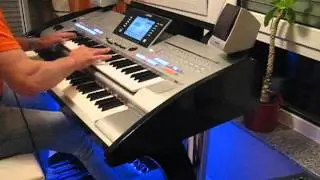 Yamaha Tyros 4 (Black Panther) Freestyle