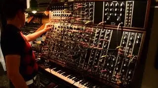 The History & Development Of The Moog Synthesizer - Music School