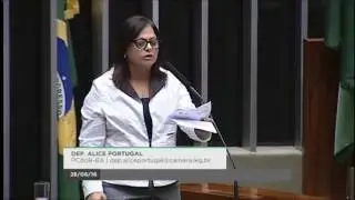 Alice Portugal presta homenagem &agrave; Comunidade LGBT