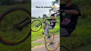How To Wheelie😍#howtowheelie #wheelie #cyclestunt #easysteps #popular #mtbstunt #ytshorts #youtube