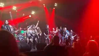 Rock and roll all night! (Gene Simmons band)