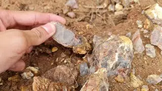 Como encontrar cristais de quartzo fum&ecirc; na natureza !