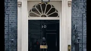GLOBALink | British police issue first 20 fines in 