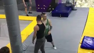 Тренировка в батутом центре YOLO Сургут